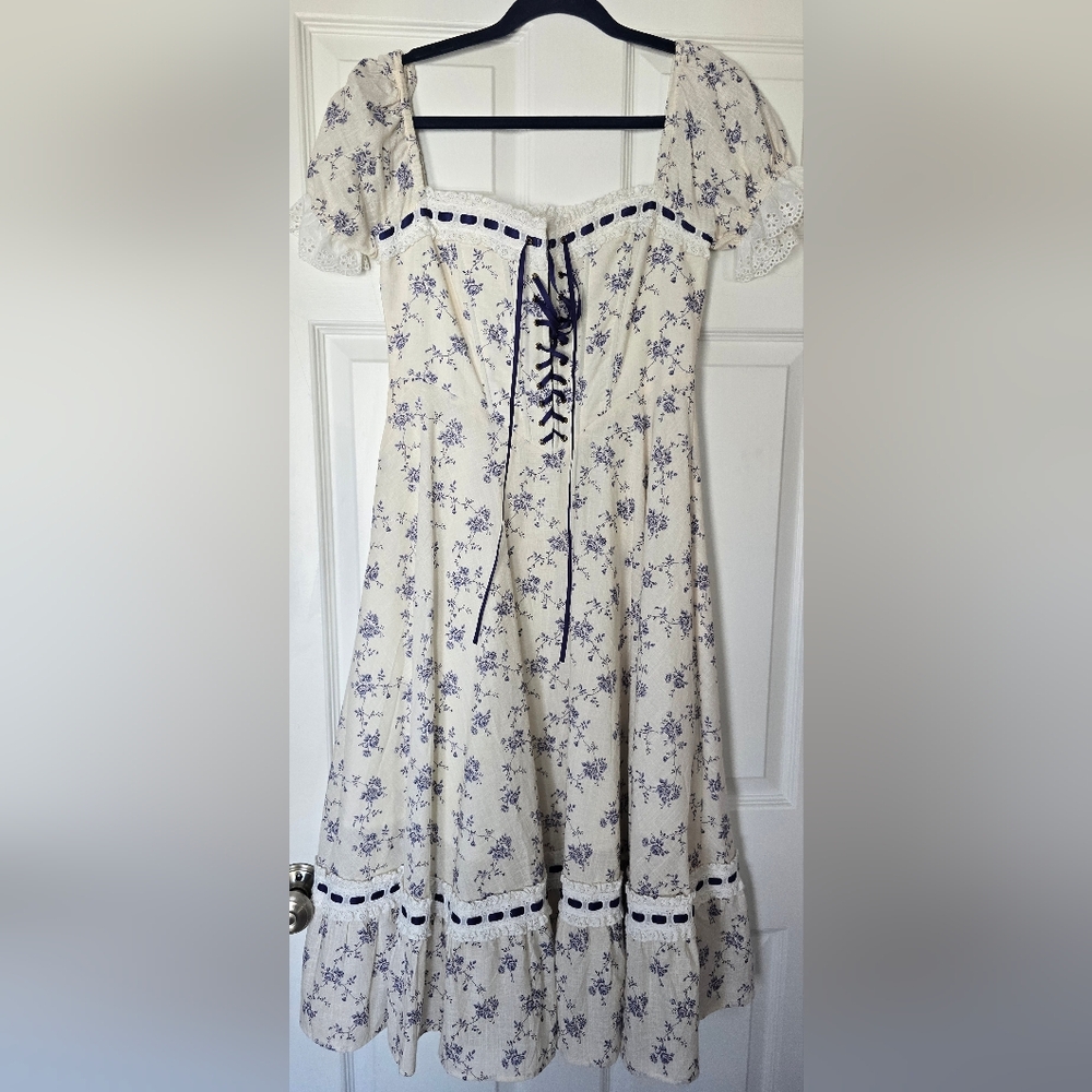 Floral Lace-Up Puff Sleeve Midi Dress in Cream and Blue - Picture 6 of 11